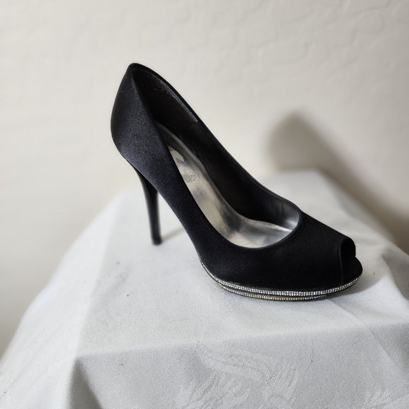 STUART WEITZMAN Micro Fiber Crepe Rhinestones Trimmed Heels - Picture 3 of 5